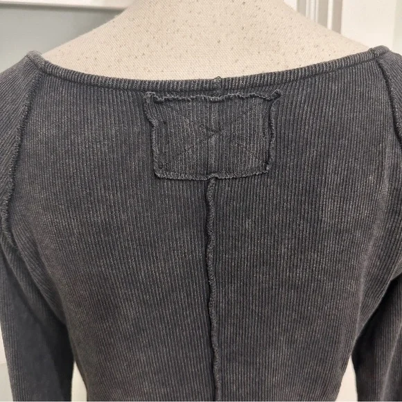 WE THE FREE Black Charcoal Ribbed Layer Up Long Sleeve Tee SZ Medium Grunge - Picture 9 of 10
